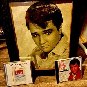 Elvis’s picture and 2 CD’s Blue Christmas & It’s Christmas time